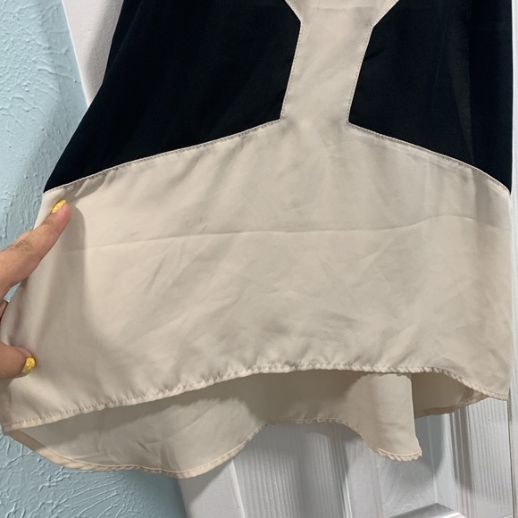 Cream and Black Jealous Tomato Top - Picture 3 of 14